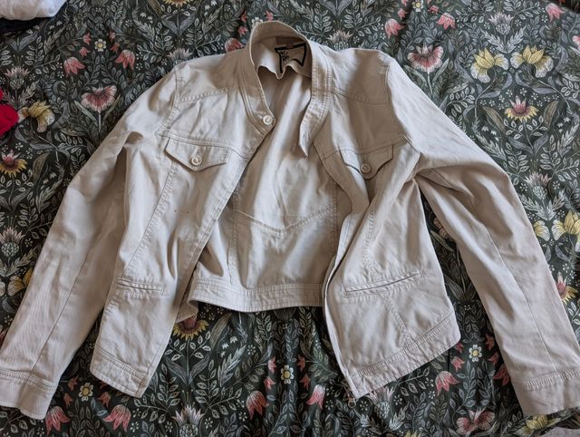 Chaqueta beige con cremallera Talla 40