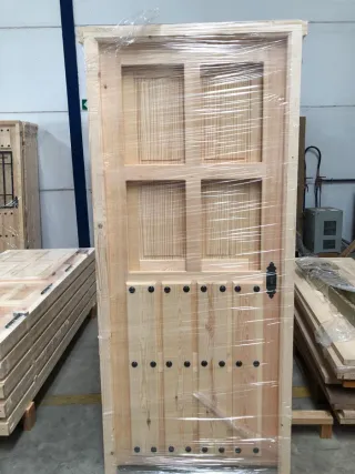 Portón madera pino dos hojas