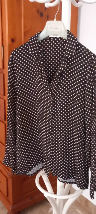 Blusa Mango lunares