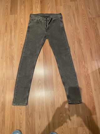 Levis 510 Súper Elásticos Gris
30w32
