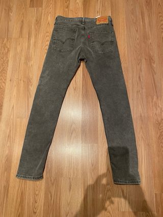 Levis 510 Súper Elásticos Gris
30w32