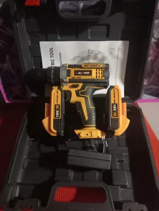 Taladro Atornillador a Batería + Accesorios