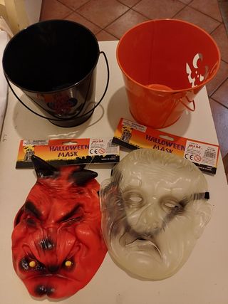Set 2 Secchi metallo Halloween e 2 Maschere.