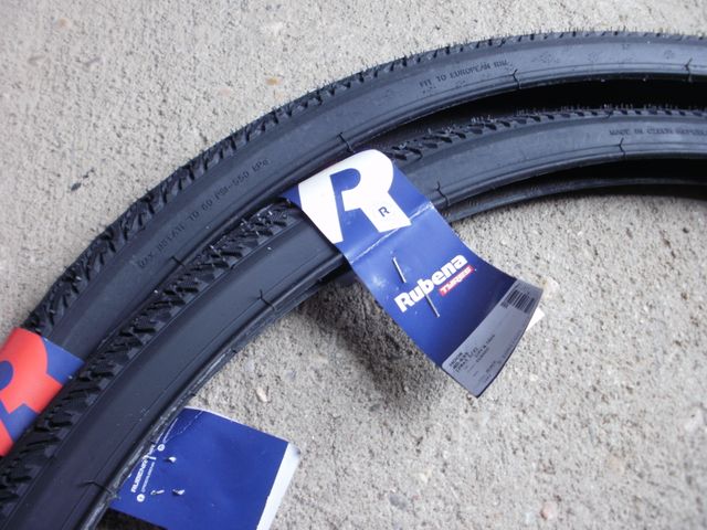 2 cubiertas 700x35B bici de varillas.