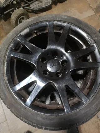 Llanta Mercedes Negra 17 Pulgadas