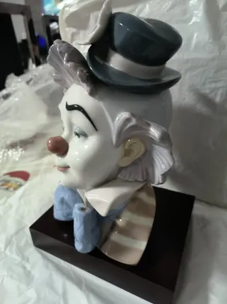 Busto payaso porcelana sombrero flor