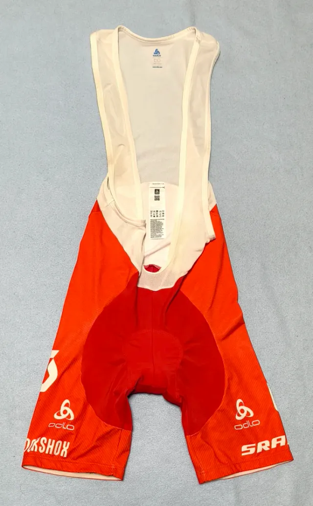 Equipación Campeón Suiza Odlo Scott Sram