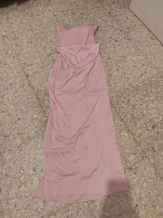 Vestido rosa de fiesta con drapeado
