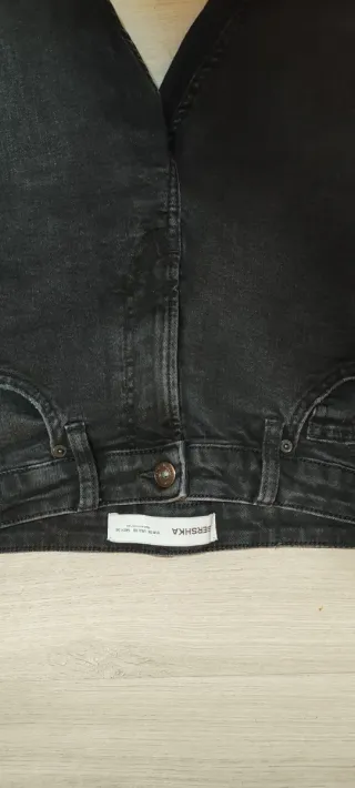Pantalón vaquero Bershka negro desgastado