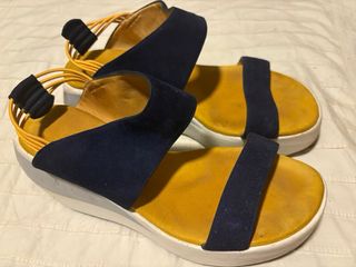 Sandalias Audley Talla 38 Azul y Amarillo