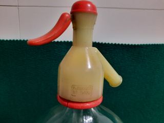 Antiguo sifón marca LA REVOLTOSA. Años 60/70.