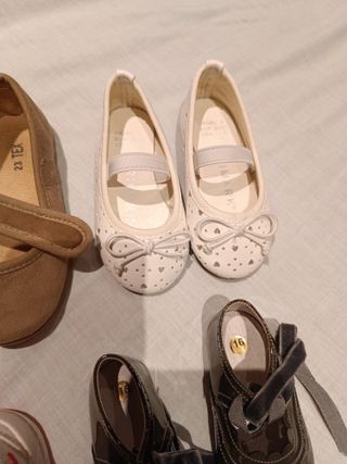 Zapatos niña negros y marrones