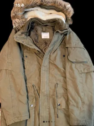Parka Bershka Verde Militar Hombre