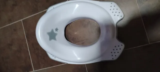 Alzador para inodoro bebé