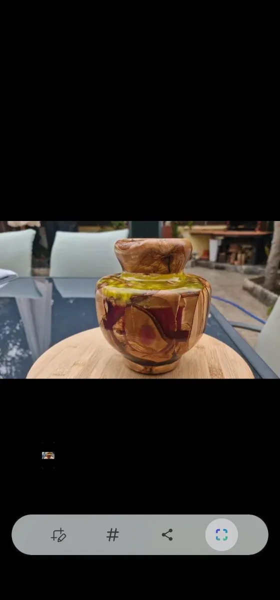 Jarrón artesanal madera y resina