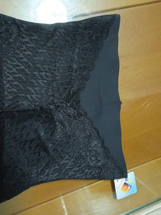Faja alta negra con encaje