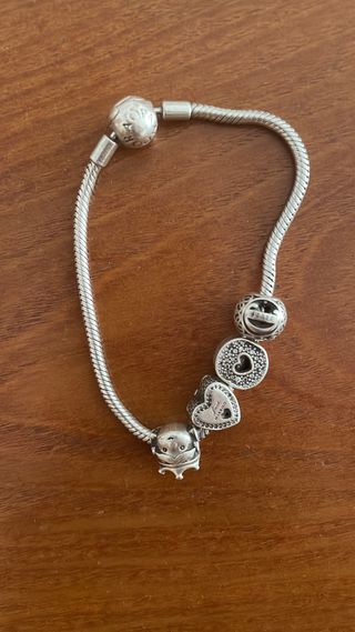 Pulsera Pandora 17-18cm con 4 charms