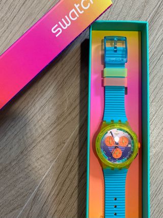 Reloj Swatch Neon Wave Azul Multicolor