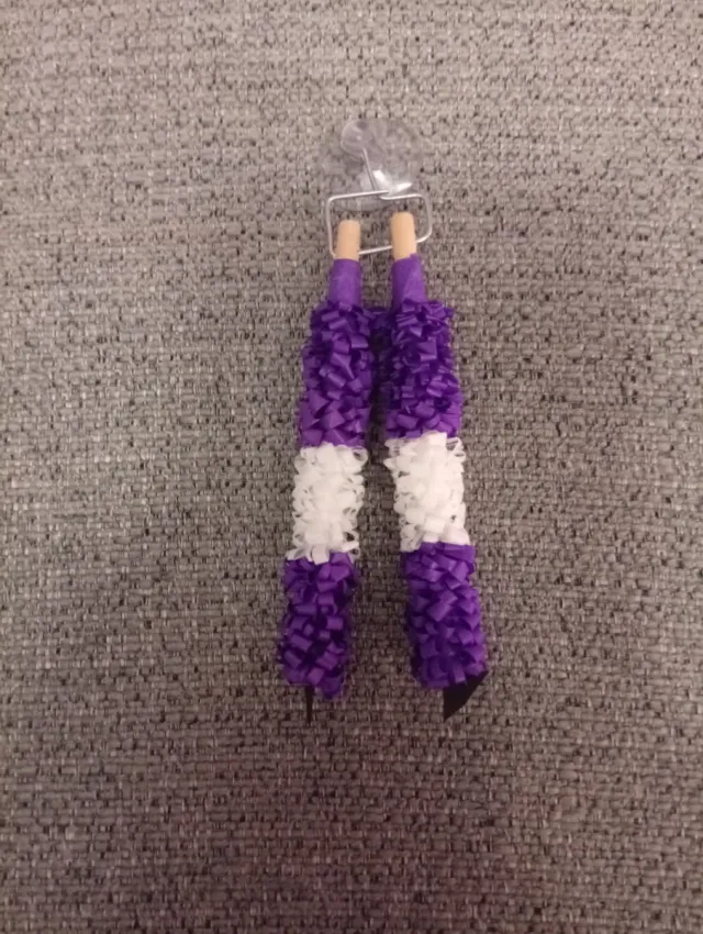 Banderillas decorativas moradas y blancas