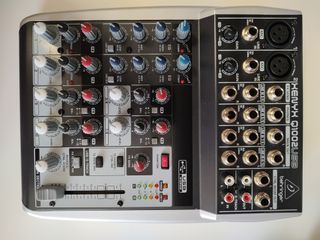 Mixer professionale Behringer Xenyx Q1002USB