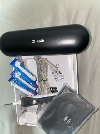 Oral-B iO - Estuche y Cabezales
