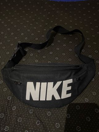 Riñonera Nike Negra