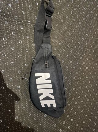 Riñonera Nike Negra