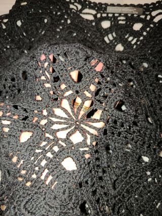 Chaleco negro calado crochet 