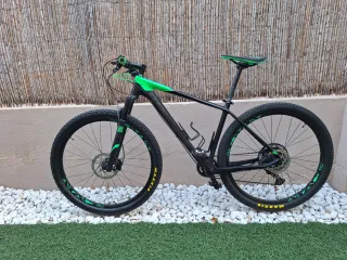 Bicicleta carbono, Cube Reaction GTC 29"