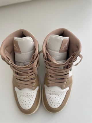 Zapatillas Nike Air Jordan Mid Beige/Blanco
