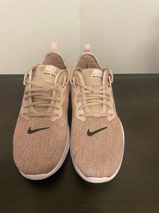 Nike Mujer Flex Trainer 9 Beige/Rosa