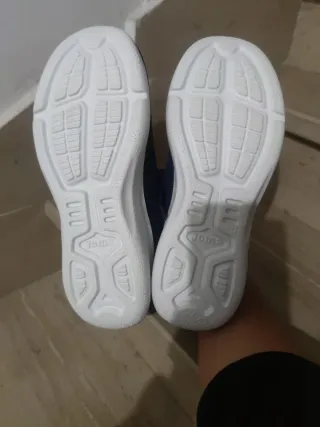 Scarpe da ginnastica Joma blu e bianche