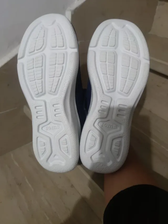 Scarpe da ginnastica Joma blu e bianche