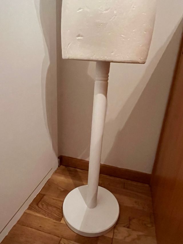 Maniquí de costura blanco