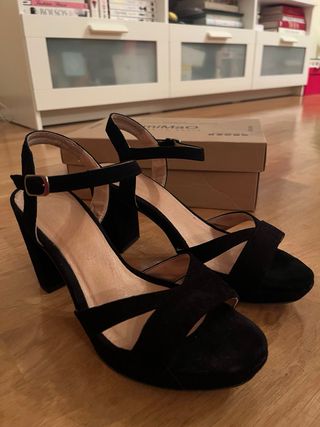 Sandalias Mimao ante negro tacón