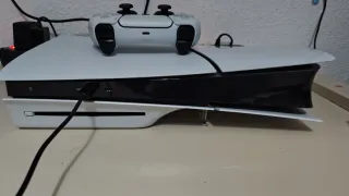 Consola Sony PS5 Blanca y Negra