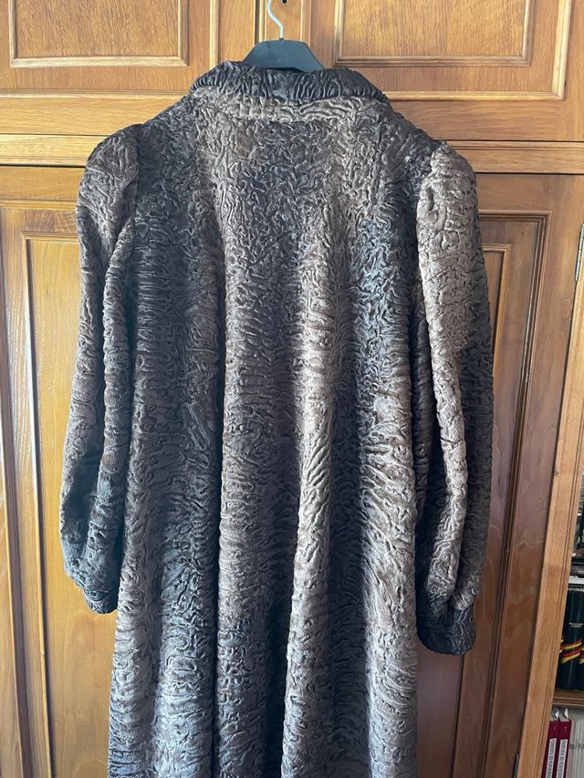 Abrigo de Astracán Marrón