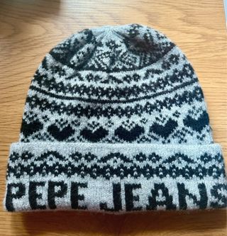 Gorro Pepe Jeans gris y negro