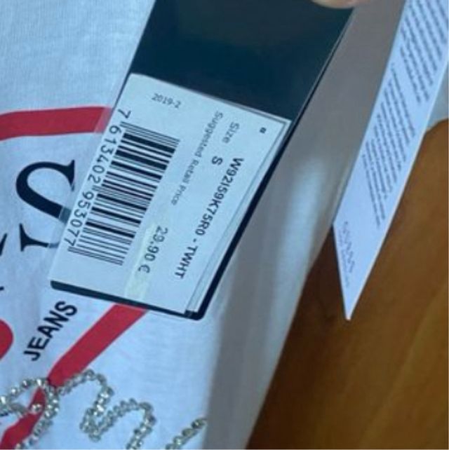 Blusa Guess Blanca con Pedrería