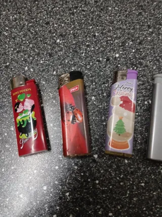 Lotto di 6 accendini assortiti non carichi