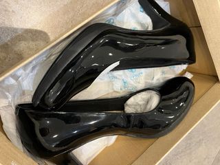 Zapatos de charol negros con plataforma
