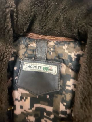Chaqueta Lacoste Marrón con Cuello Peludo