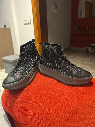 Botas Zapatillas Charol Negro