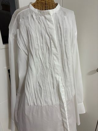 Camisa Zara blanca con plisados