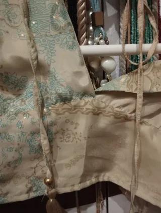 Top Seda Hindú Talla Única Beige y Dorado, falda l
