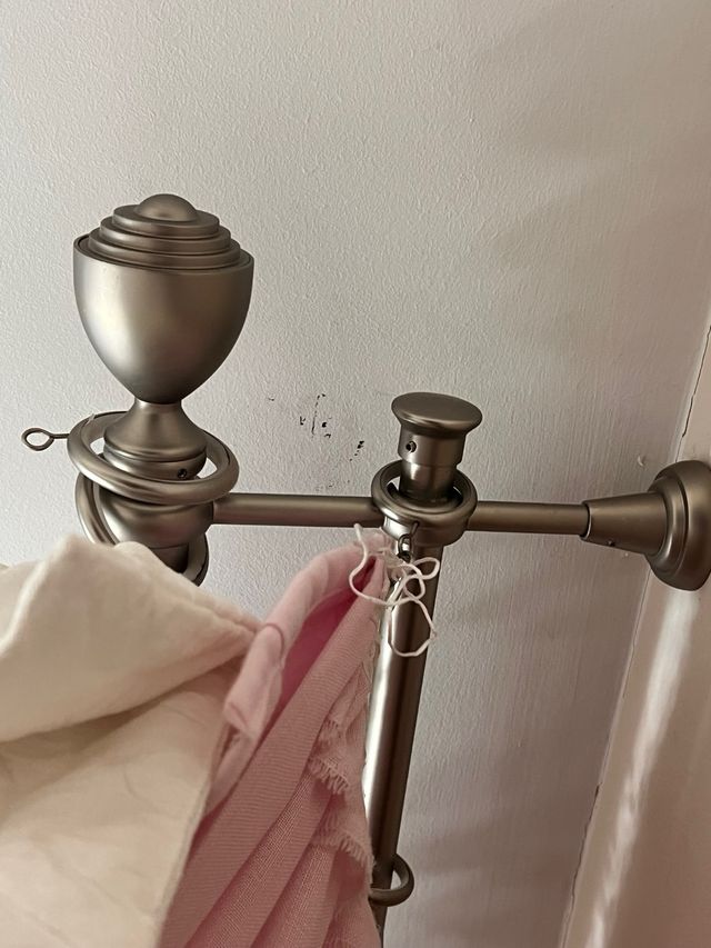 Cortinas de dormitorio confeccionadas de tienda.