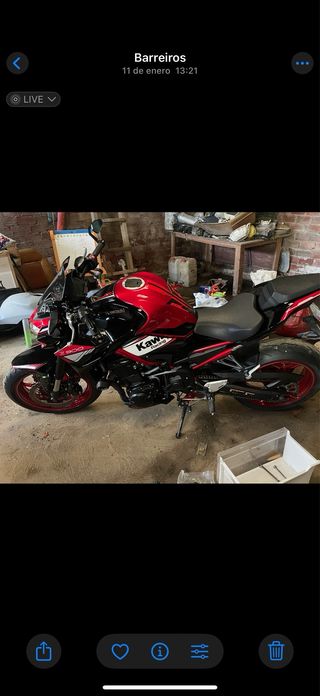 Kawasaki Z900 Roja y Negra