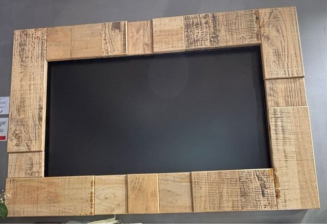 Marco embellecedor para TV de madera