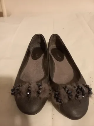 Ballerine eleganti grigie con decorazioni