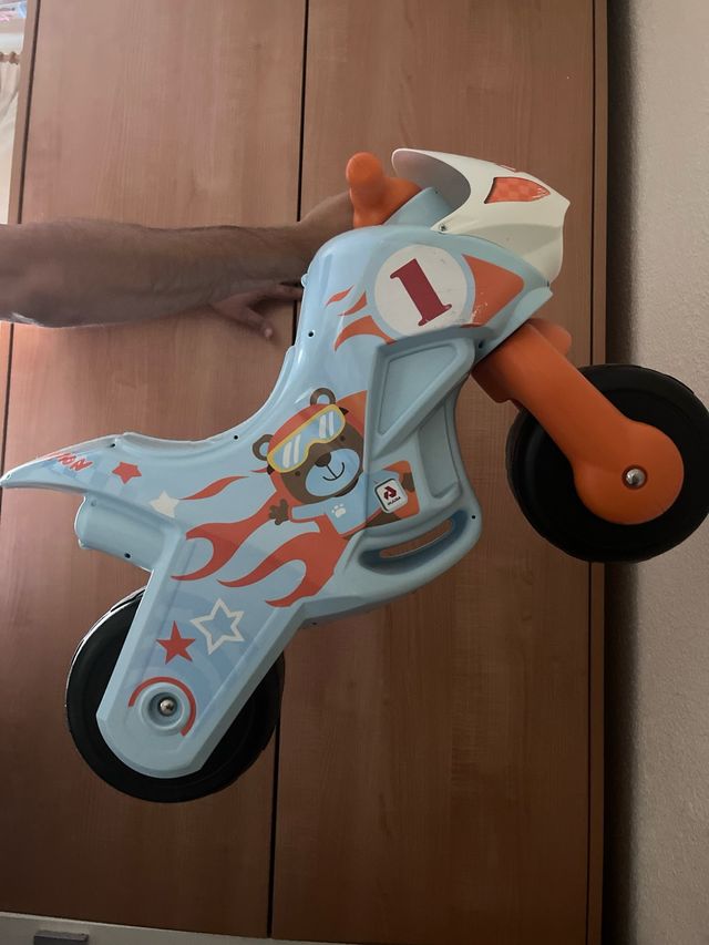 Moto de juguete infantil